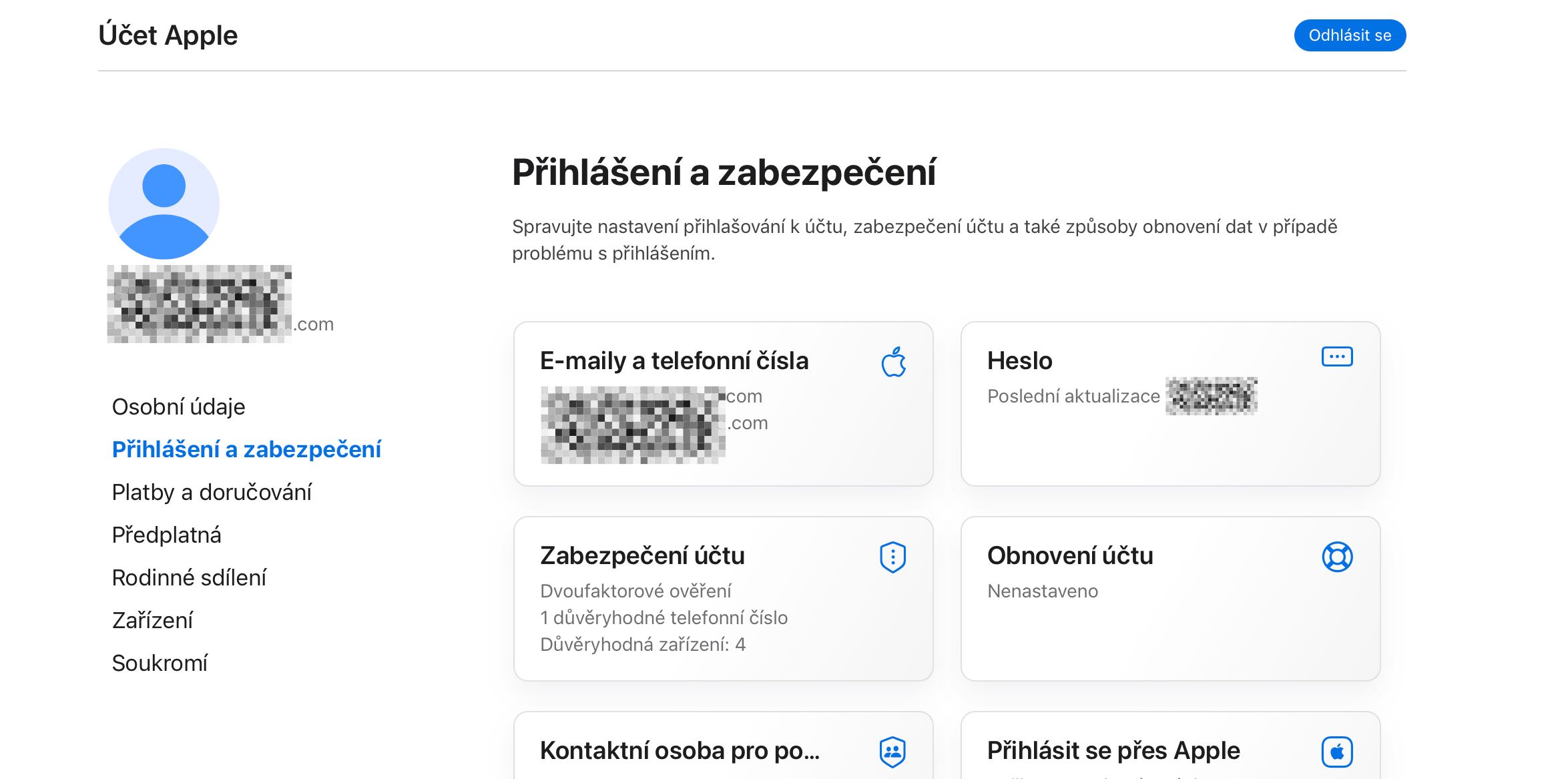 Stránka účtu Apple ID se sekcí Přihlášení a zabezpečení